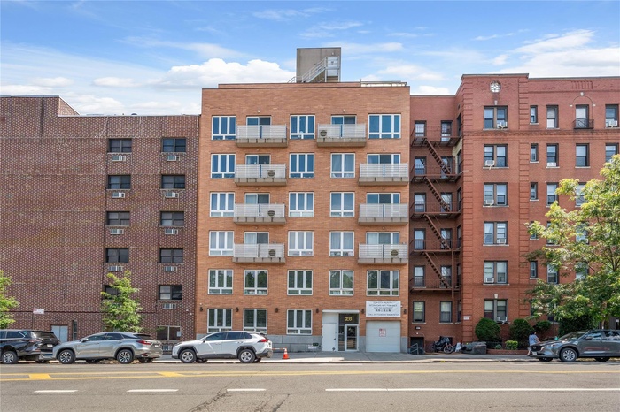 View of apartment building / complex