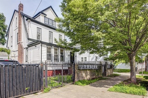 Do not miss out on the opportunity to invest in this beautifully newly renovated one family house with a mother daughter concept.