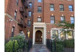 Welcome to The Georgian Forest Hills !