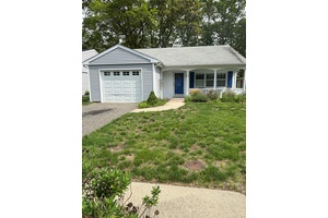 New to the Market ! ! ! 2 bedroom 1 bath featuring a walk in shower.