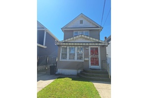 Beautiful colonial home in the heart of Bellerose, Queens.