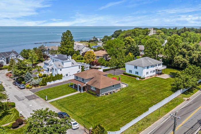 Close proximity to LI Sound
