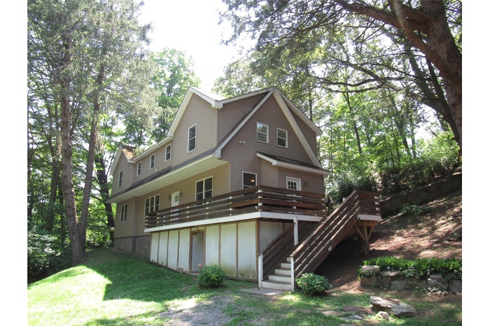 Welcome to 101 Bundy Hill Road!