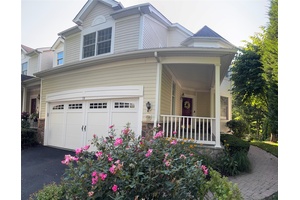 Welcome to 19 Augusta Drive, a spacious semi detached townhouse Condominium tucked inside the beautifully maintained Hollow Brook Mews community in Cortlandt Manor, NY.