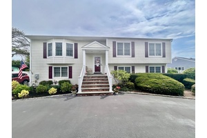 Pristine turn key large High Ranch in Copiague Harbor.