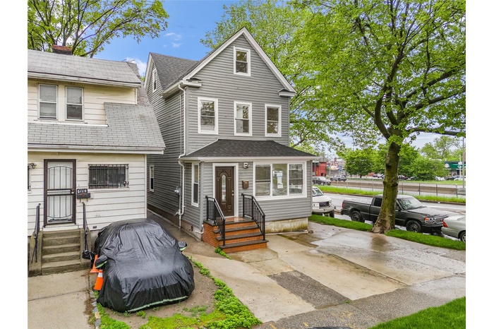 Traditional style home with entry steps