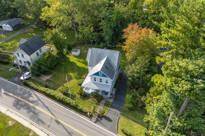 Aerial view of property and surrounding area