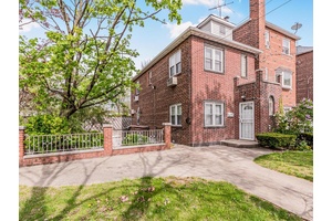 Quaint and bright 2 bedroom, 2 bathroom house with amazing potential in the Country Club section of the Bronx.