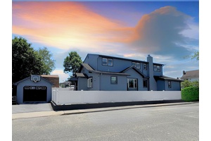 Grand amp ; Spacious 8 Bedroom Home in the Heart of Hewlett Welcome to 360 Franklin Avenue, an expansive and beautifully maintained 8 bedroom, 6 bathroom residence offering a perfect ...