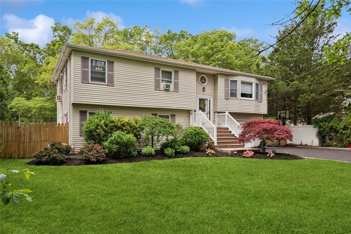 Split foyer home with driveway