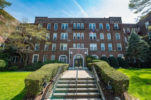 Completely Renovated, Corner Unit, 2 Bedroom, 1 Bathroom Condo in Tudor Gardens.