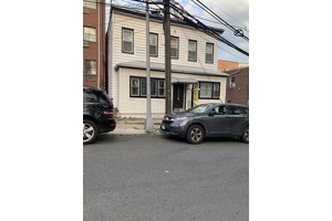 Incredible 5 Bedroom 3 bathroom SINGLE family house.