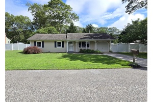 Magnificent Ranch newly remodeled Features New Kitchen with skylight, Stainless steel appliances, stone countertops, New Bathroom with skylight, extra large vanity, amp ; walk in shower, Living room, 3 Bedrooms, ...