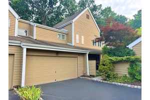Welcome to this spacious, open concept, 2 level townhouse, nestled in the sought after Springside community.