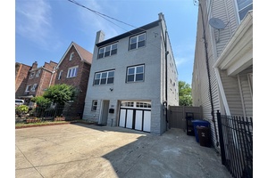 Great Income Producer ! Full Renovated !