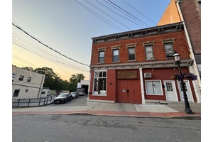 Tons of potential in this mixed used commercial building located in the heart of downtown Ossining.