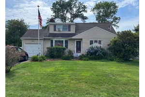 Oversized Colonial Style Cape in Beautiful Location.