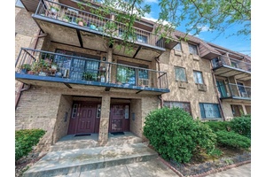 Spacious 2 Bedroom Duplex Condo in Prime Location Welcome to this beautifully maintained 1, 000 sq ft duplex offering comfort, style, and convenience.