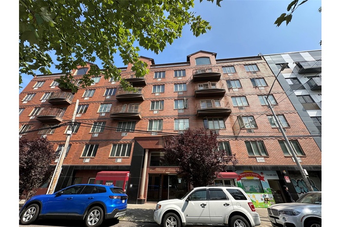 View of apartment building / complex