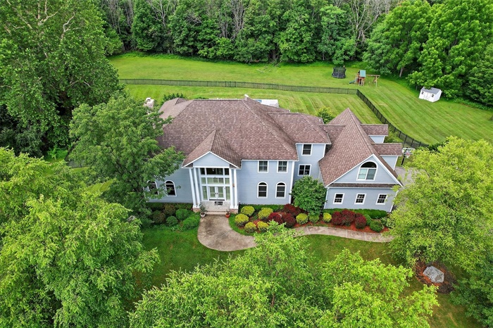 Aerial view of property and surrounding area
