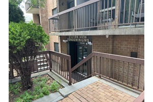 This is a great opportunity for medical professionals to start owning a business, surrounded by high density residential area, low competition in this neighborhood.