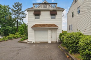 Rare Commercial Rental Opportunity in the Heart of Mount Kisco !