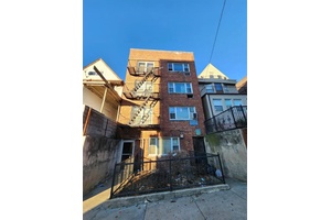 Great potential multifamily apartment building located in the wakefield section of the Bronx, nine family building.