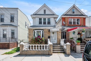 Spacious and fully detached one family home with lots of space to expand.