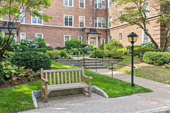 Surrounding community featuring a lawn