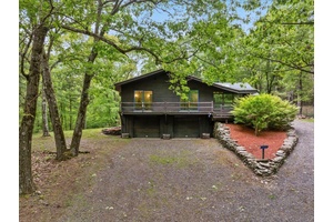 Beautifully renovated home on 8 private acres in Taconic Hills SD.