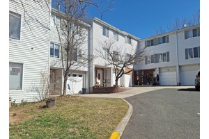 This Townhouse Style Home Features 3 Bedrooms, 2 Full Baths, 2 1 2 Baths, Formal Dining Room, amp ; 1 Car Garage.