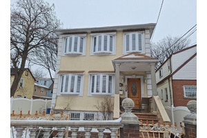 This Multi Family Colonial Style Home Features 6 Bedrooms, 2 Full Baths, Formal Dining Room, Eat In Kitchen amp ; 2 Car Garage.