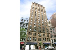 1Bed at 121 W 72nd St