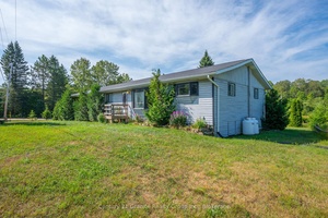 Charming 3 Bedroom Home on 12 Scenic Acres A Nature Lovers Retreat.