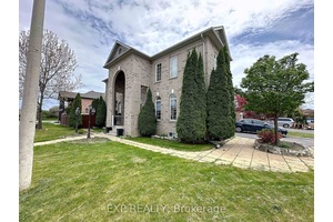WELCOME to this Gorgeous 2 Storey Corner Lot in Vellore Village Community in Vaughan.