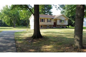 Not to be missed ! This lovingly maintained 3 bedroom, 2.