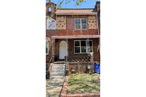 Fully Renovated 3 Story Home in Prime Brooklyn Location.