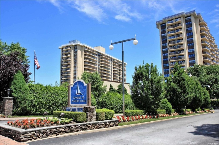 View of apartment building / complex