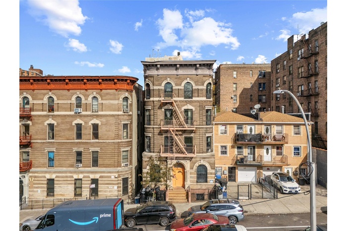 View of apartment building / complex