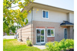 Welcome to this charming 2 bedroom end unit townhouse located in on of Uxbridge's most desirable communities !