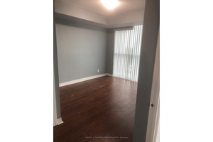 Beautiful Unit W Relaxing View Overlooking South Of Toronto.