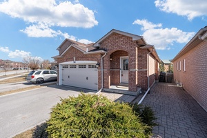 Elegance Bungalow... Appx 2500Sqft of Total Luxury Living Space, Well Maintained 3 Bedrooms In The Heart of Maple.