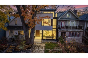 A show stopper ! Stunning house in Toronto's desirable Beaches neighborhood.