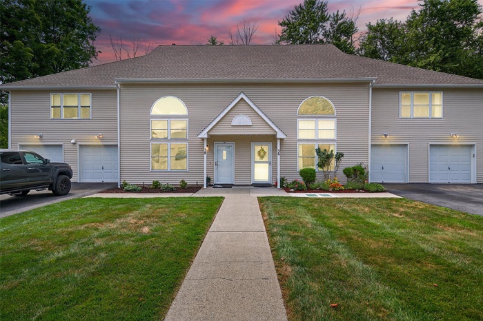 Find your home sweet Townhome in Warwick, NY's Village Cove...