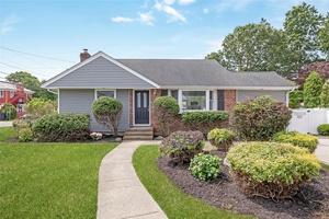 Prime Location ! Welcome to 3388 Maplewood Drive in the heart of Wantagh.
