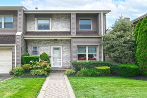 Welcome to this Diamond Condition two story Townhouse in Oceanside !
