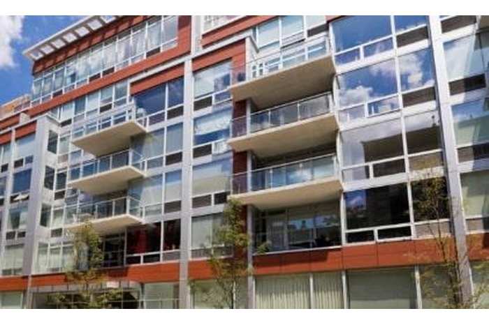 View of apartment building / complex