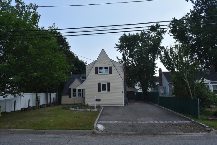 Front view of house.
