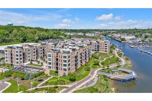The Beacon at Garvies Point is a top option to live in a luxury condo building with amenities on the North Shore of Long Island.