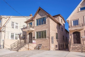 Investment delight, good rental income 11, 000 per mon rental.